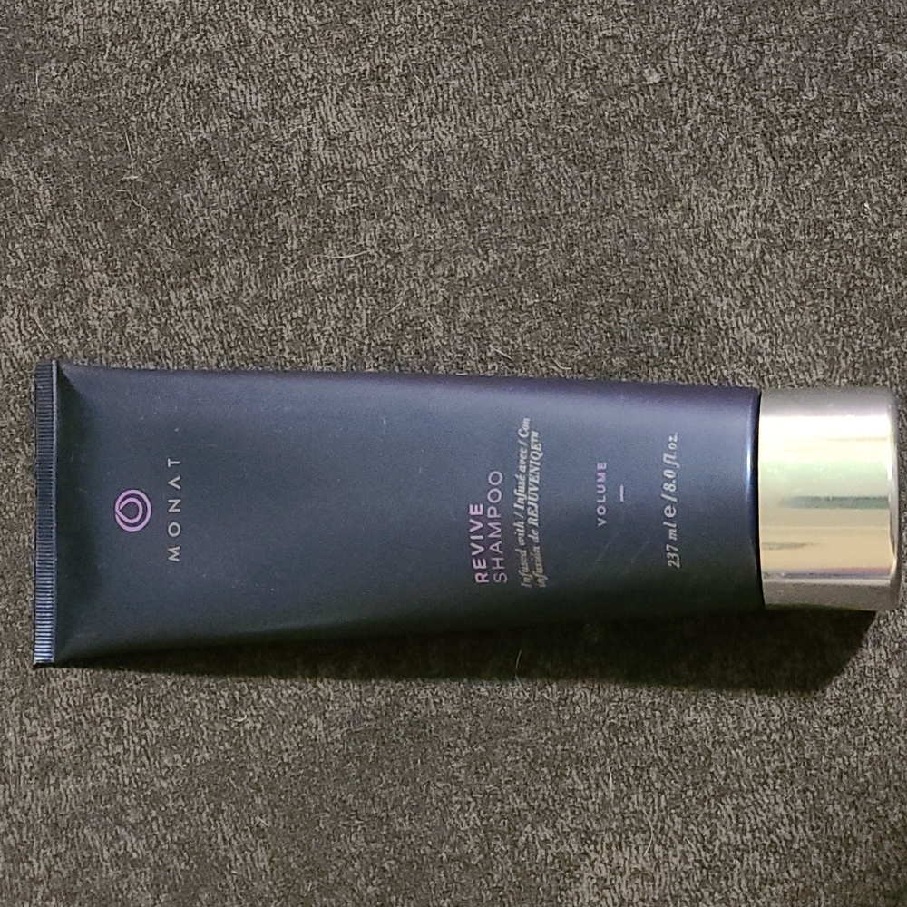 MONAT revive shampoo